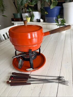 Vintage 70e Orange Fondue Set with vintage teak Skewers - Classic Home Kitchen